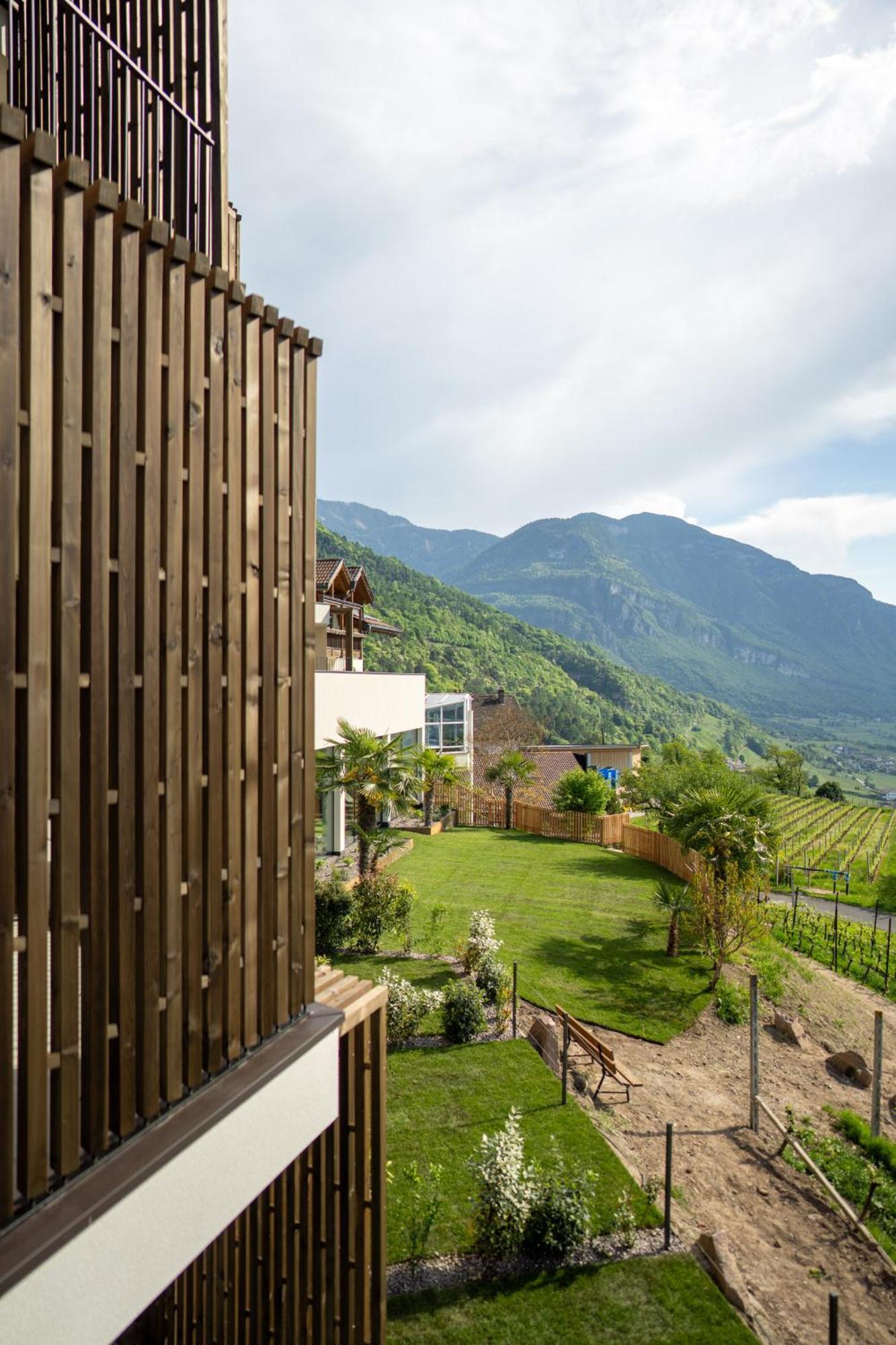 Hotel Tenz Montan Exterior foto